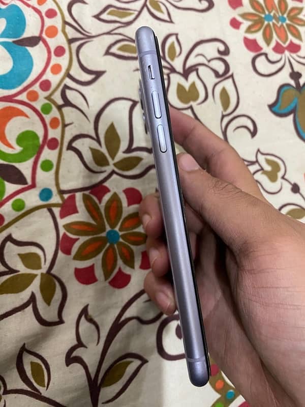 iphone 11 64gb factory unlocked sim working 2