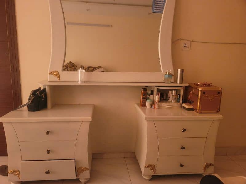 dressing table 1