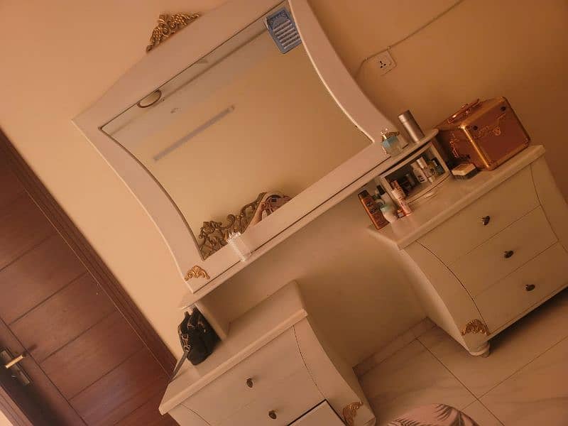 dressing table 2