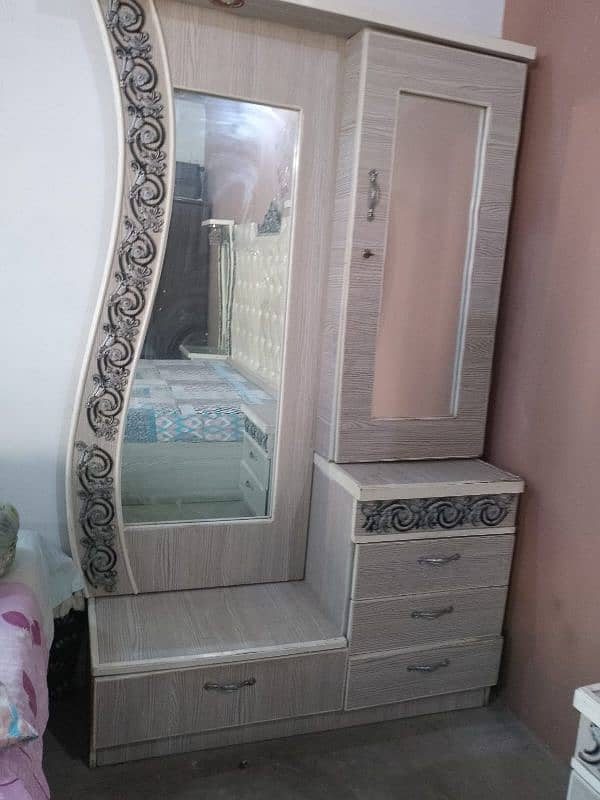 king bed with  dressing table plus wooden wardrobe and dressing table 1