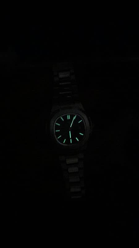 scratch less watch 2