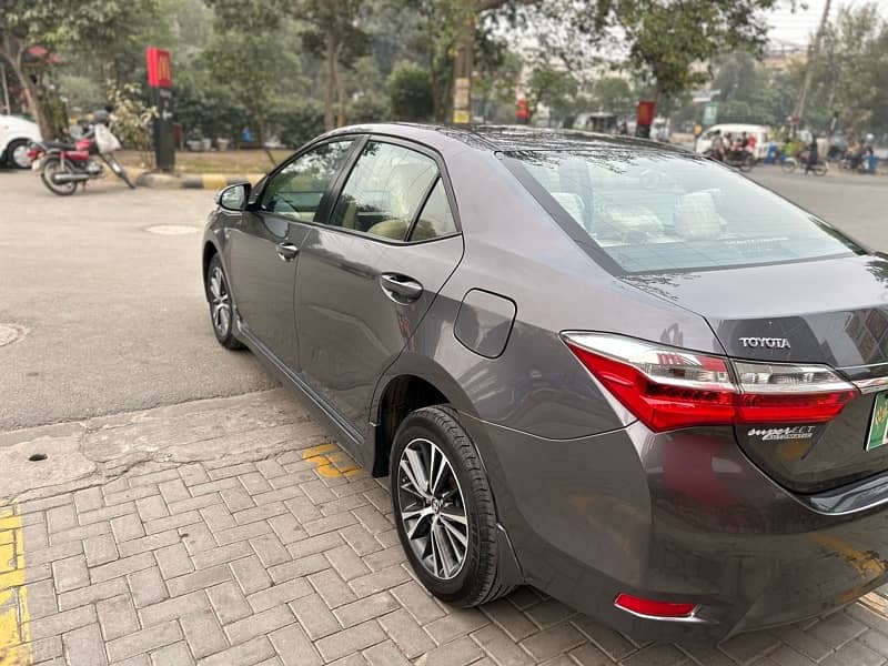 Toyota Corolla Altis 2017 5