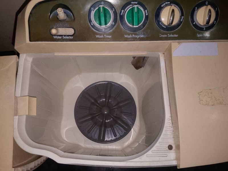 LG washing machine Washer & Dryer 0