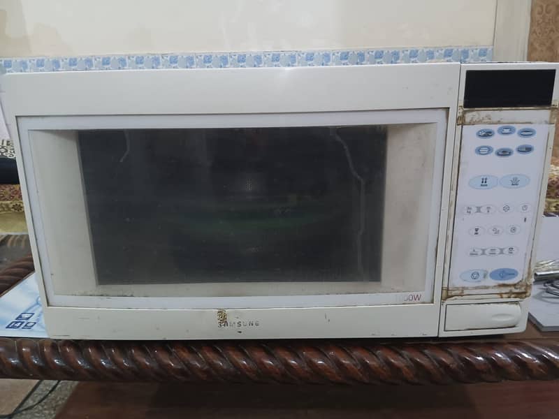 Samsung M245 Microwave Oven 0