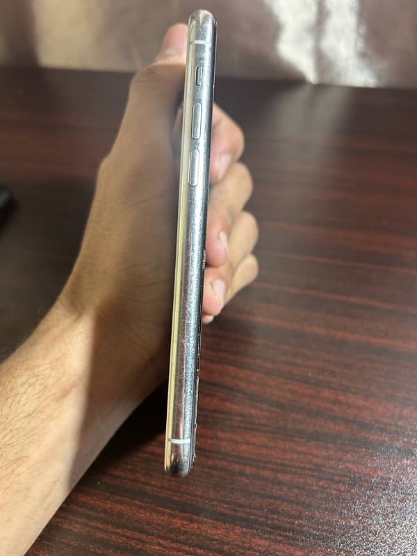 iphone 11 pro PTA APPROVED 2