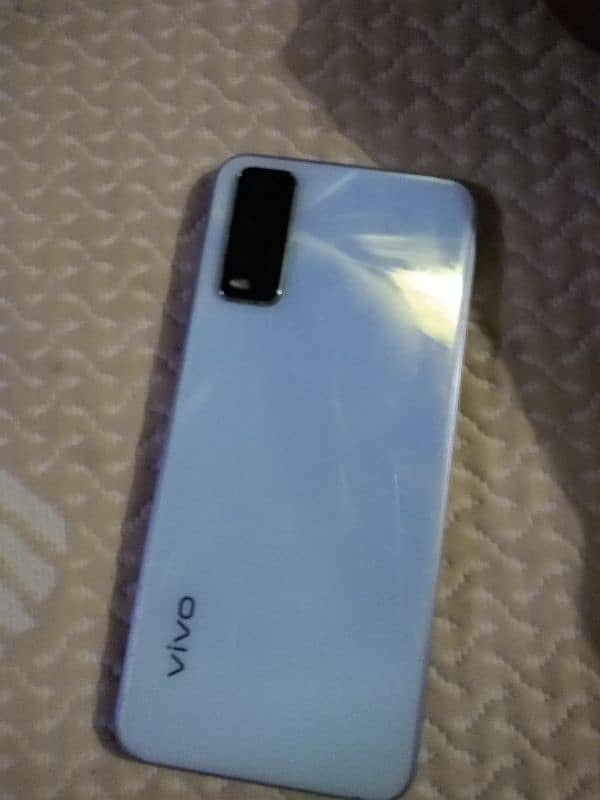 vivo y20 4/64 with box 1