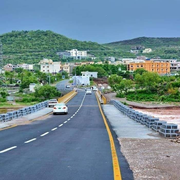 5.25 Marla Corner Plot Available For Sale In Bani Gala 0