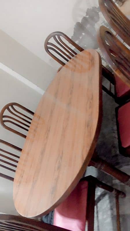 dyning table with 6 chairs. 1