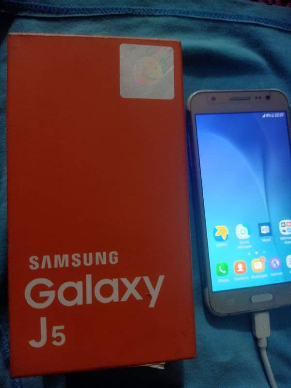 Samsung j5. . all   ok 2