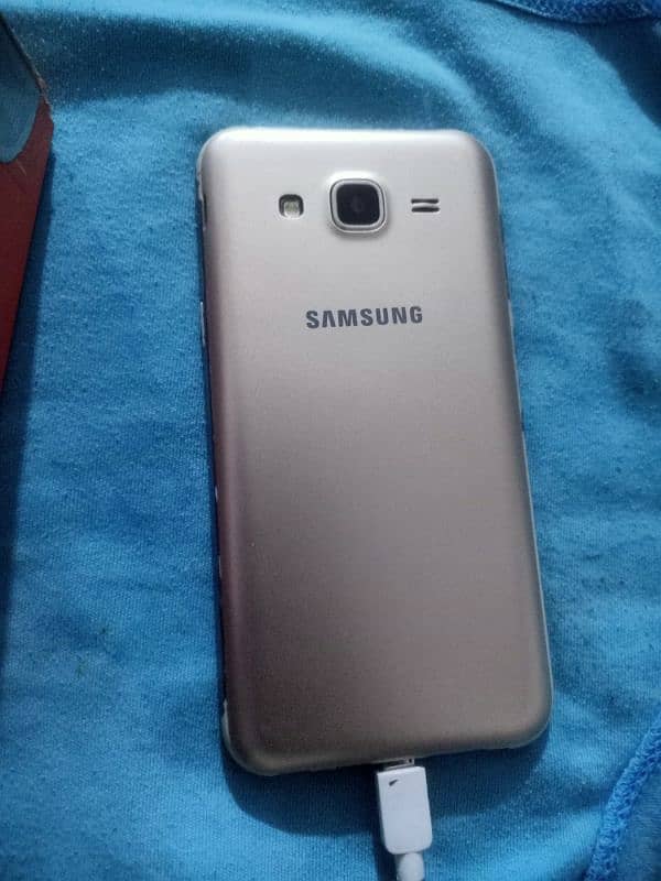 Samsung j5. . all   ok 4