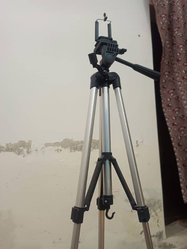 tripod 2