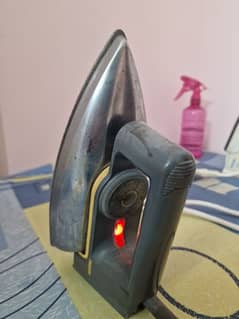 PHILIPS DRY IRON LIGHTWEIGHT