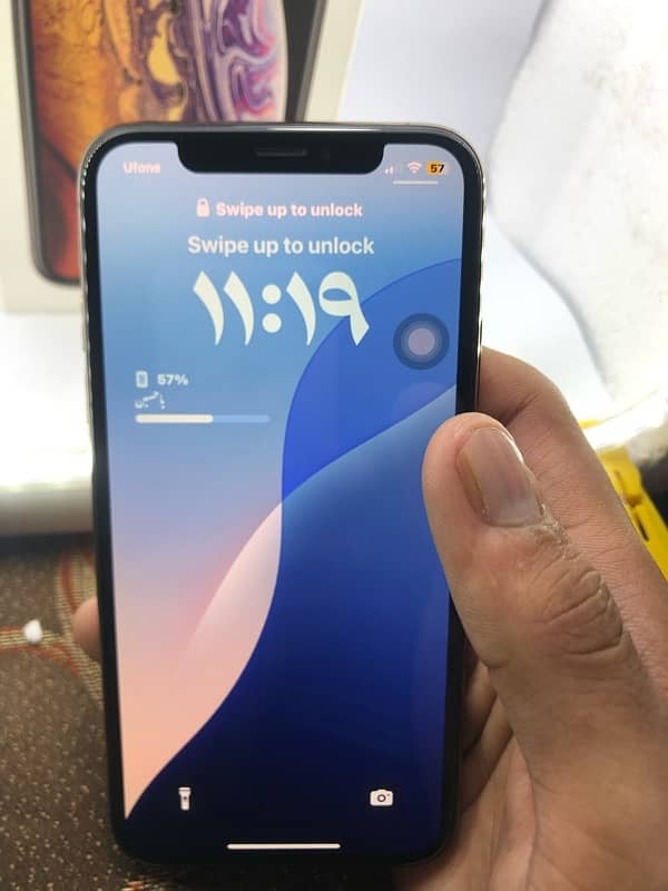 iPhone XS Pta official Approved. 64gb gold colour 0