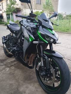 Kawasaki Z1000RR21