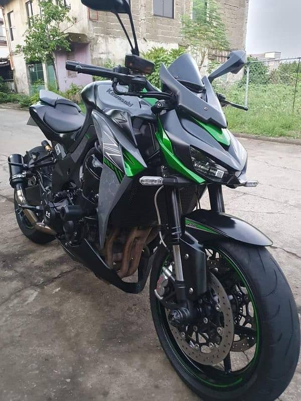 Kawasaki Z1000RR21 0