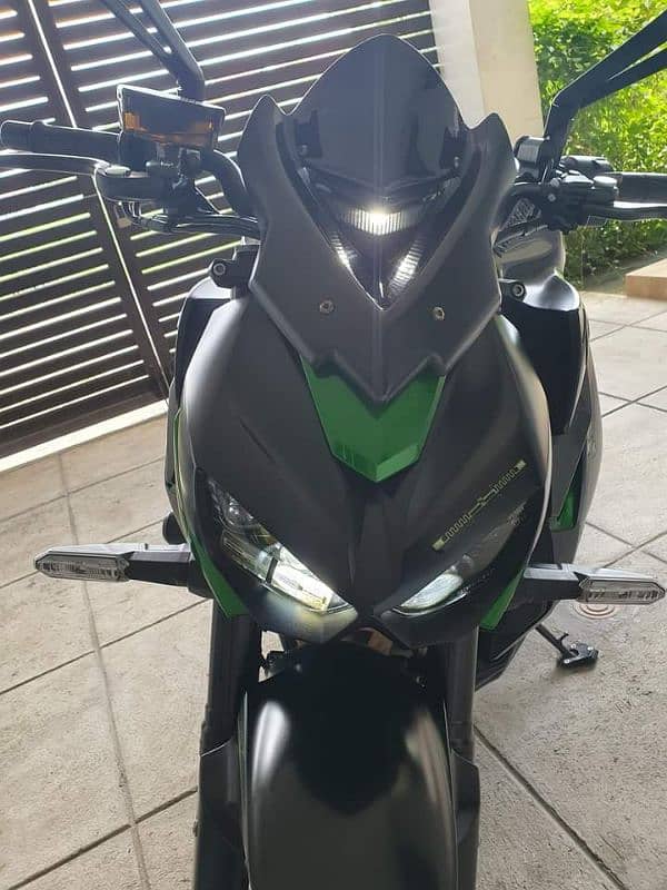 Kawasaki Z1000RR21 6