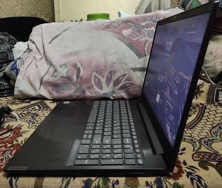 Lenovo IdeaPad 81W8 i3-10th Gen  For Sale 2