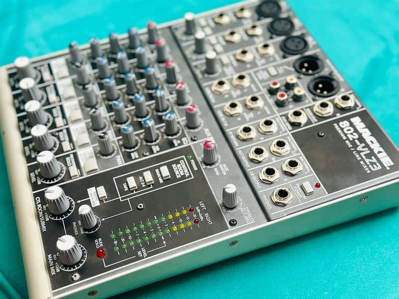 USA Mackie 802 VLZ3 Brand New Boxed Pack Mixer 4