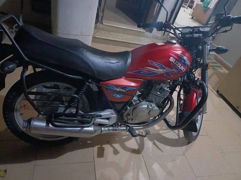 Suzuki GS 150 SE 2021 RED 2