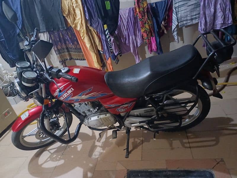 Suzuki GS 150 SE 2021 RED 3