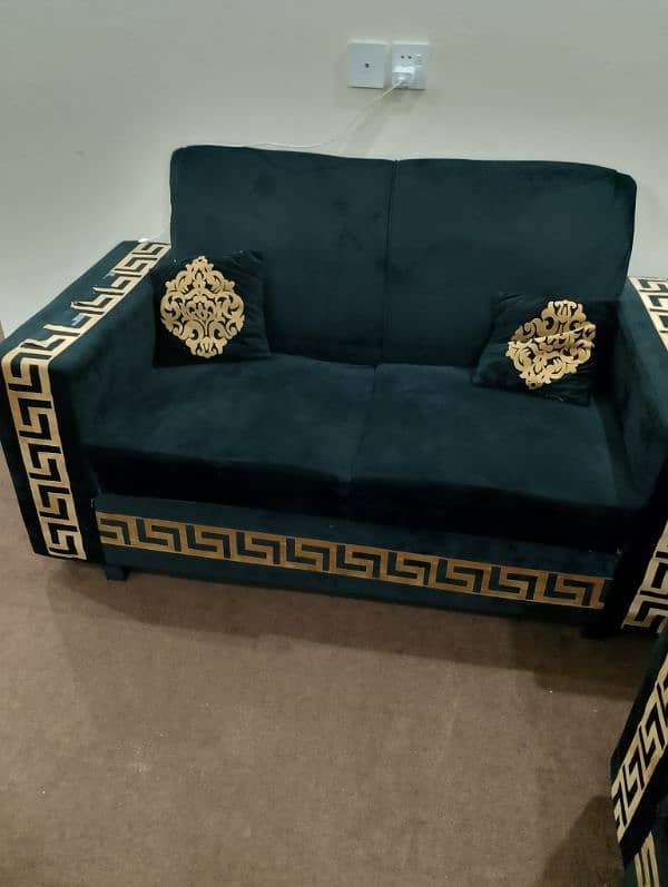 6 seater sofa black velvet Versace style 3