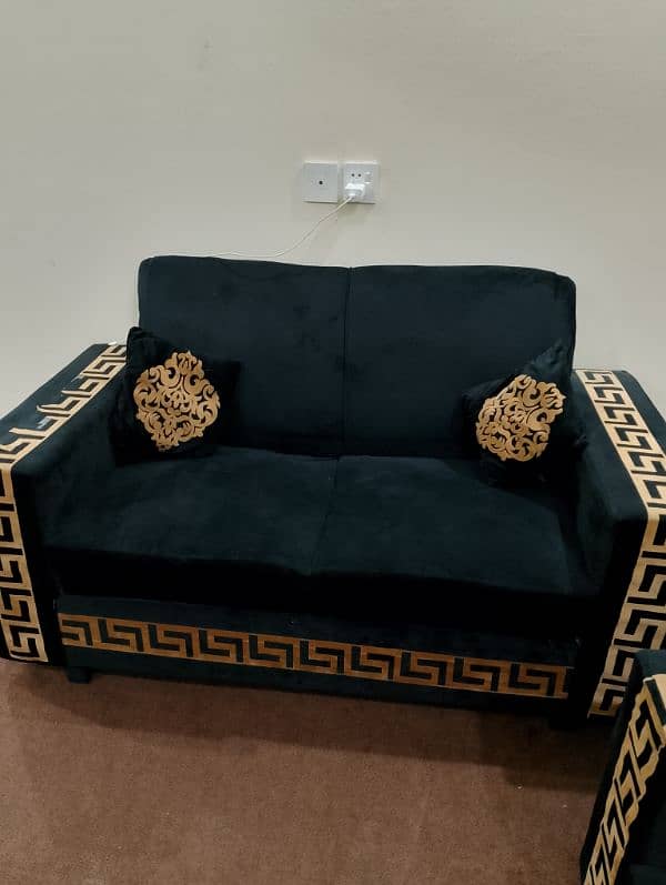 6 seater sofa black velvet Versace style 4