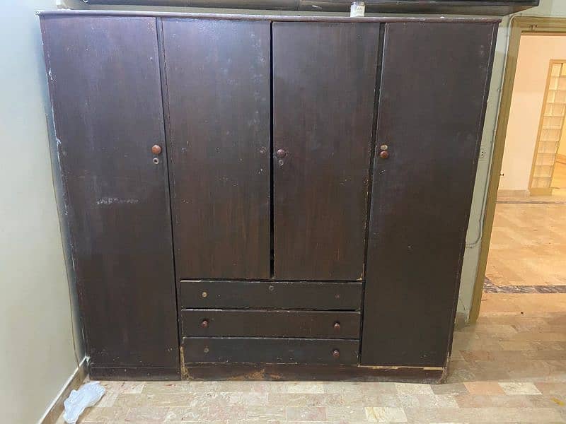 four door cupboard and genuine condition mein 0