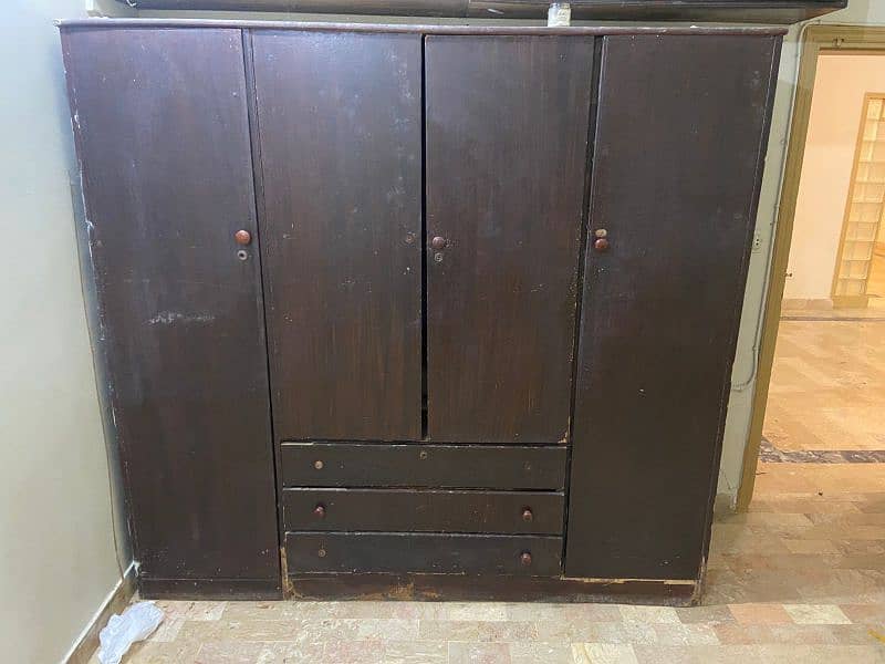 four door cupboard and genuine condition mein 1