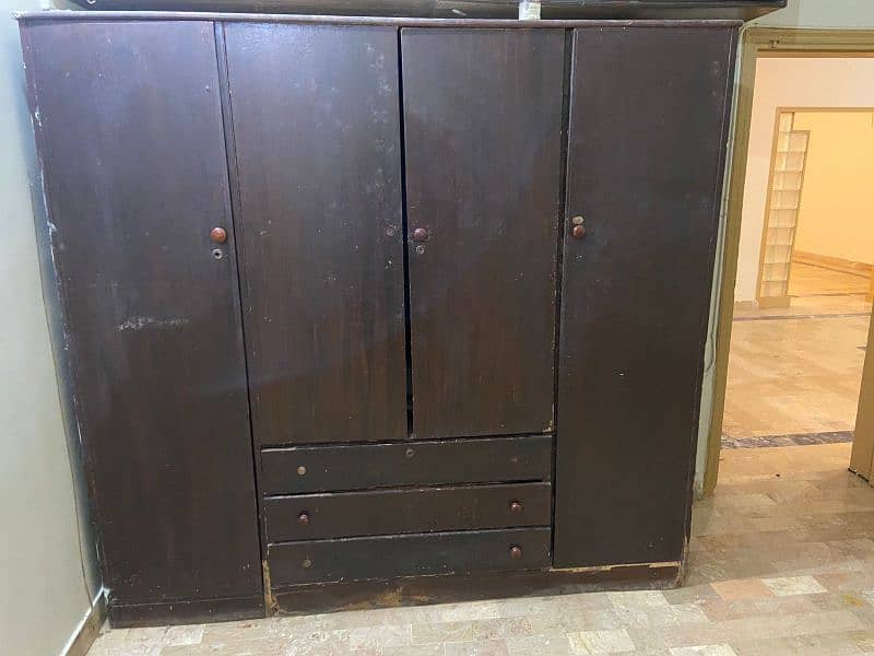 four door cupboard and genuine condition mein 2