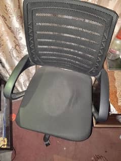 new chair only 1 month use