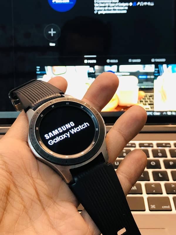 Samsung Watch S4 with Dock 0