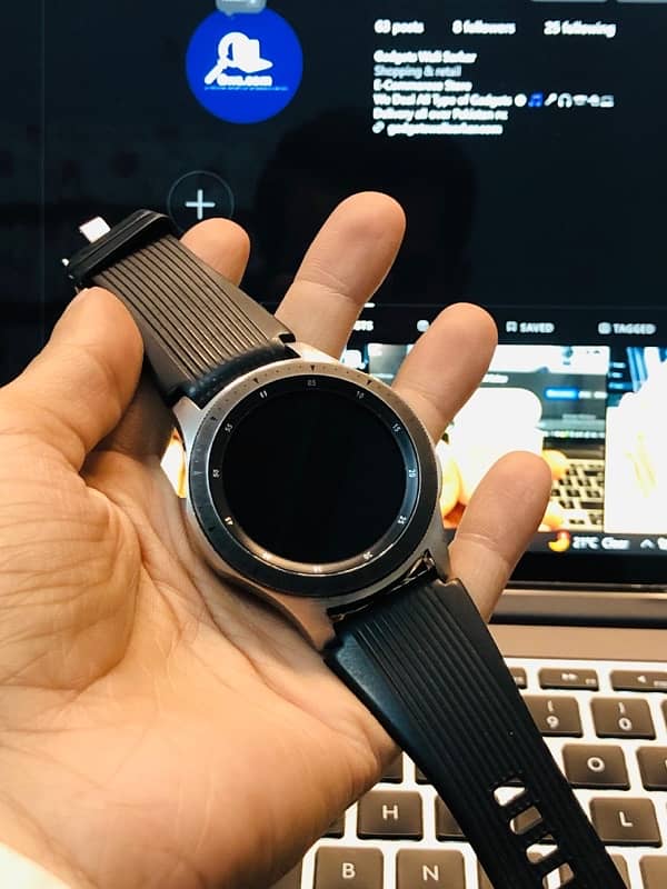 Samsung Watch S4 with Dock 6