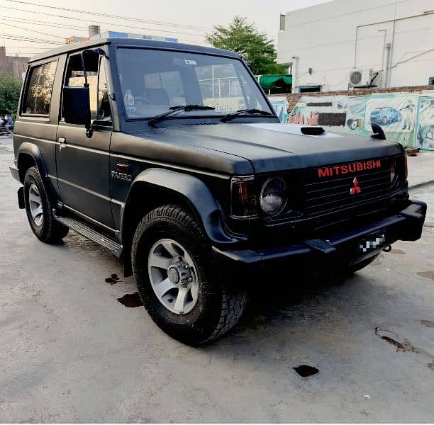 Mitsubishi Pajero 1989 0