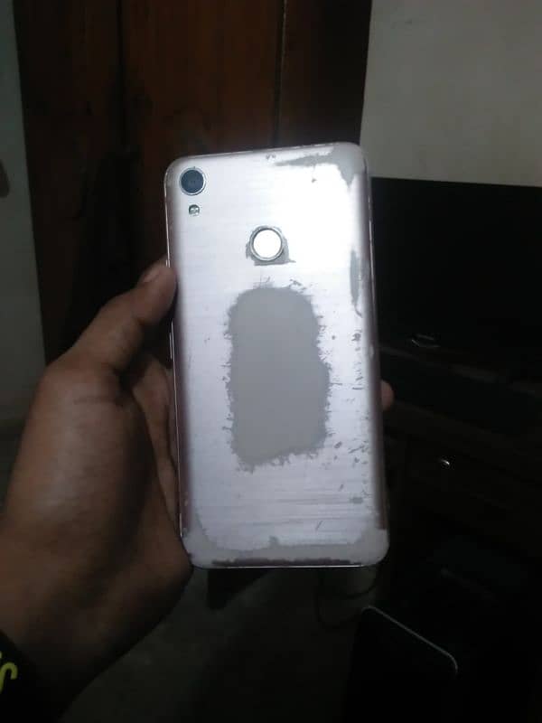 Infinix hot5 X559C box pack 2/16 3yrs used back cover scratch for sell 2