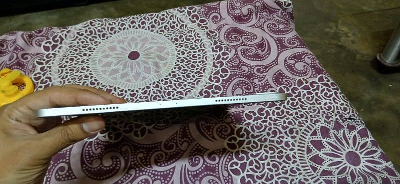 Apple ipad Pro M2 5th Genration 256gb 12.9 inches 2