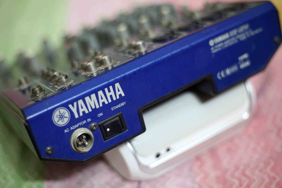 Yamaha (Original) MG8-2fx Mixer Professional 3