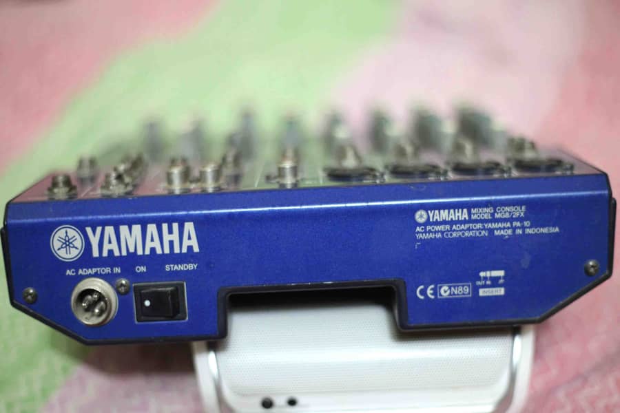 Yamaha (Original) MG8-2fx Mixer Professional 4