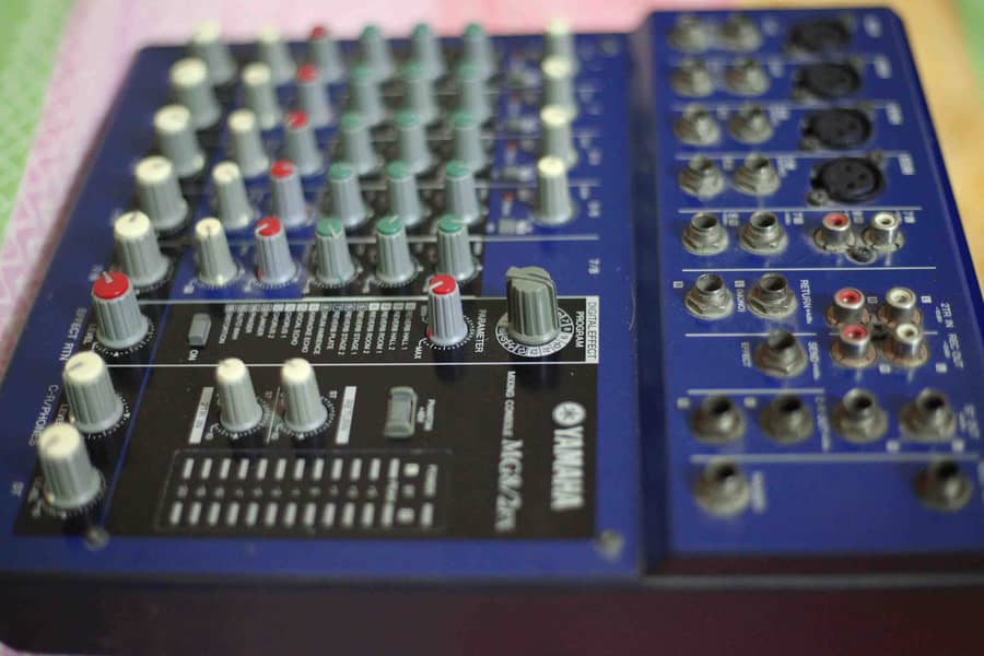 Yamaha (Original) MG8-2fx Mixer Professional 5