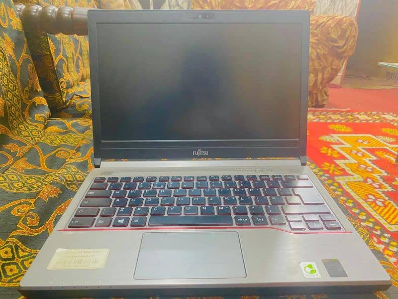 fujitsu laptop 10/9 condition and good work 3