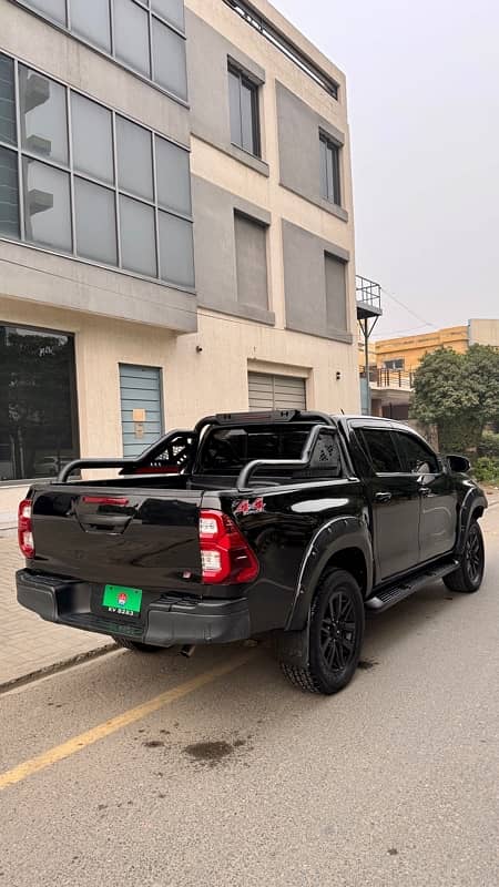 Toyota Hilux Revo 3.0 diesel 9