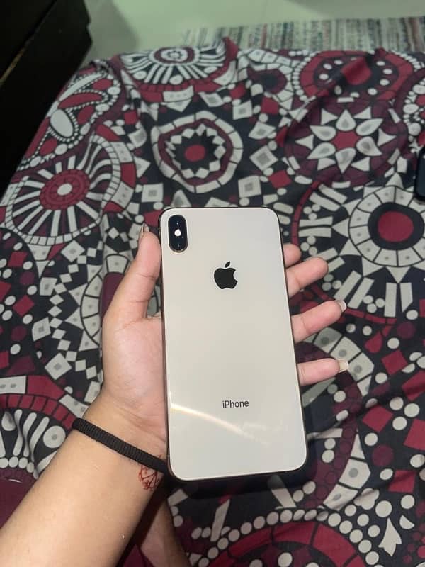 iPhone xs max 1