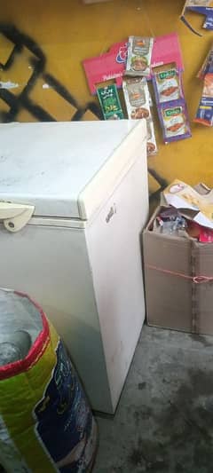 deep freezer waves good condition urgent sale 03168680546