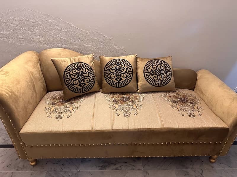 NEW SOFA SET WITH SAITHI 3