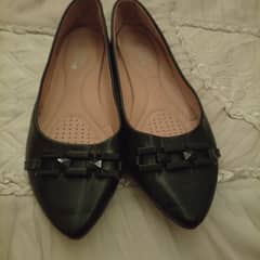 lady's shoes brand Dubai  urgent sale