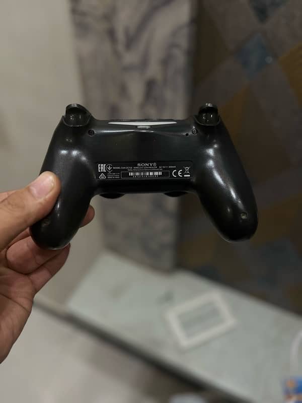 PS4 Controller 1