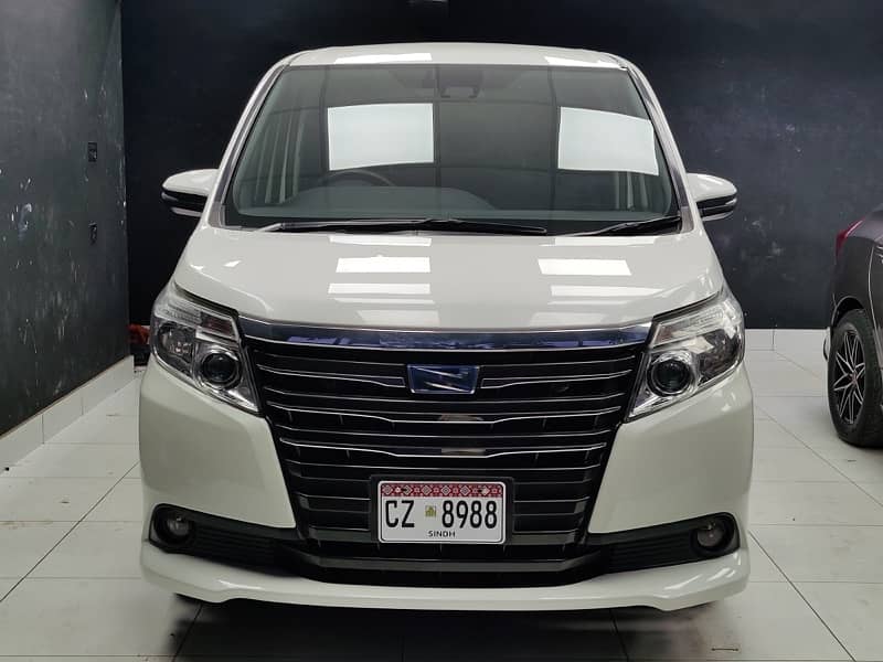 Toyota Noah 2015 0