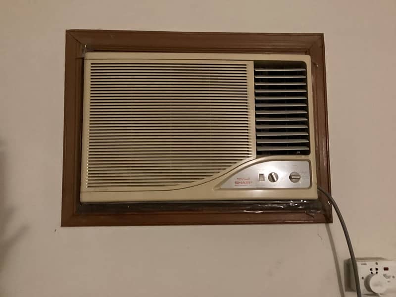 Sharp window AC waterless as good as new 0