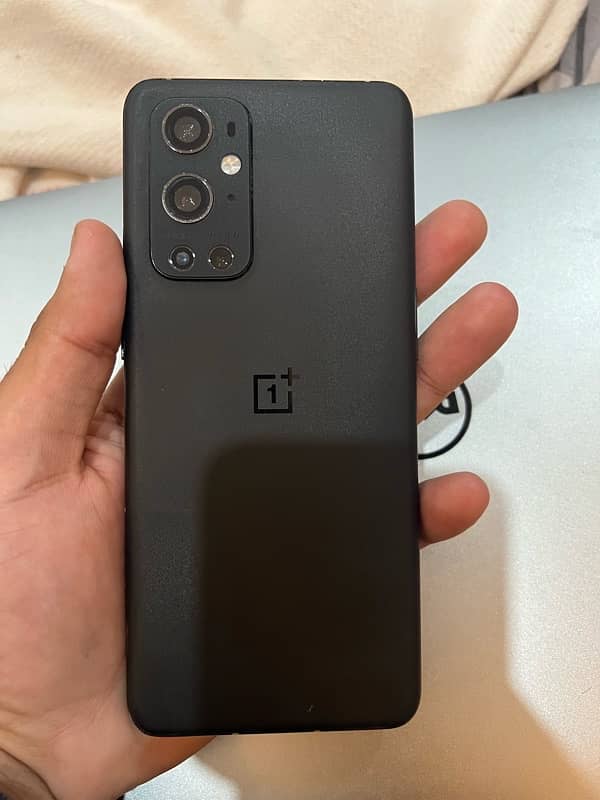 one plus 9 pro 5G  12/256 2