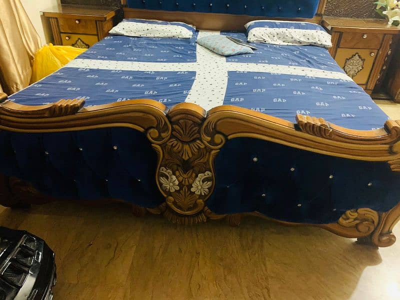 Bed set for sale (urgent base) 2