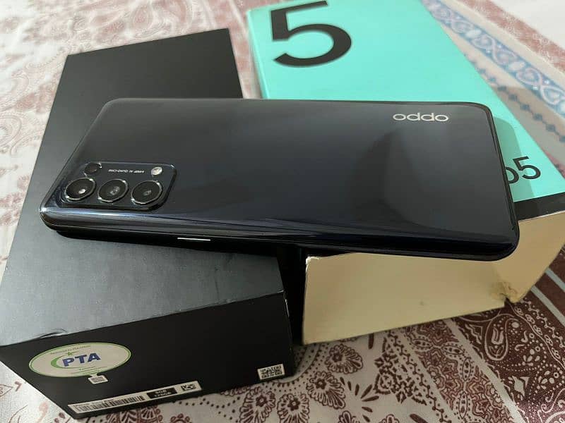 Oppo Reno 5 8+4GB Ram 128 GB 3